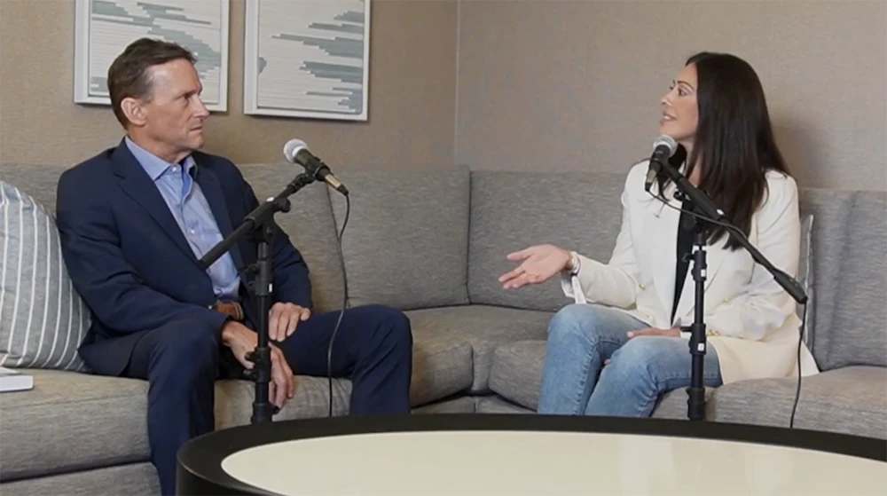 Cristina Perez interviewing trial lawyer Sean Simpson on Verdicts in Vogue podcast about personal injury law.